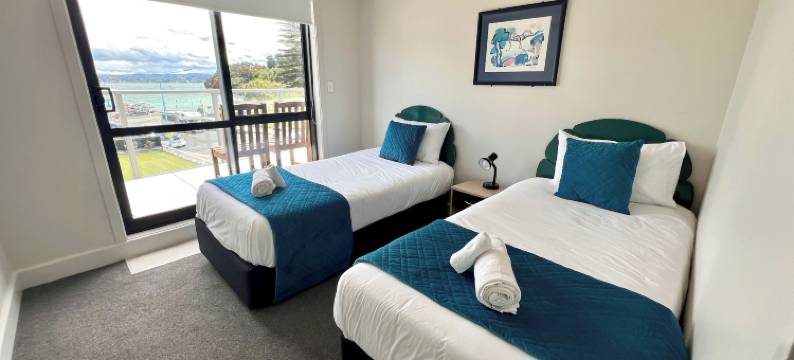 亚当斯6号(6 on Adams)图片