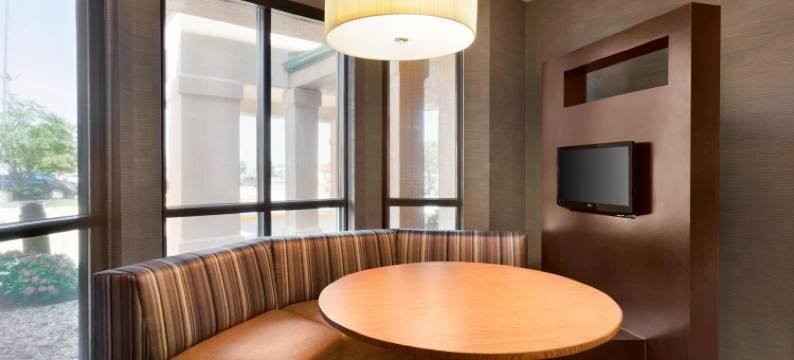 Courtyard Bloomington Normal图片