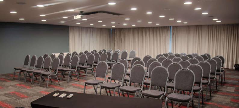 宜必思蒙得维的亚兰布拉酒店(Ibis Montevideo Rambla)图片