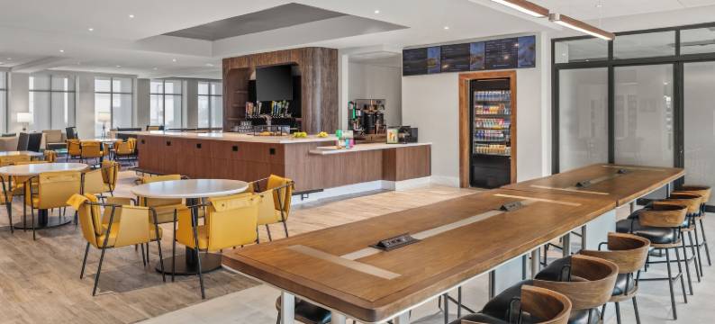 万豪万怡酒店伍德兰德(Courtyard by Marriott Woodland)图片