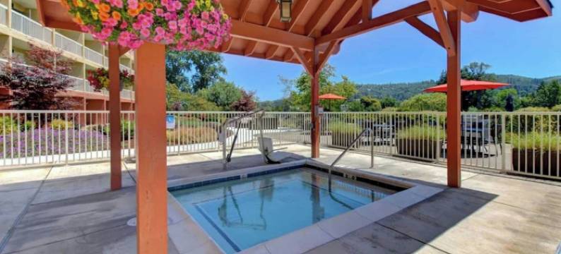 智选假日酒店-罗斯堡-洲际酒店集团旗下(The Lodge at Roseburg)图片