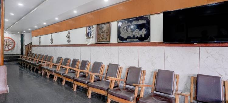 高级酒店阿迪提亚客栈(Townhouse Oak Dharwad New Bus Terminal Formerly Hotel Aditya Inn)图片