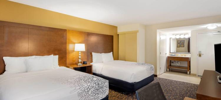 奥克兰海沃德拉昆塔温德姆套房酒店(La Quinta Inn & Suites by Wyndham Oakland - Hayward)图片