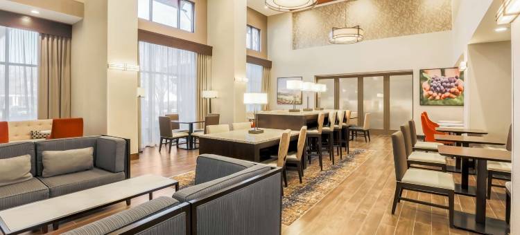 温莎索诺玛酒乡希尔顿欢朋旅馆&套房酒店(Hampton Inn & Suites Windsor - Sonoma Wine Country)图片