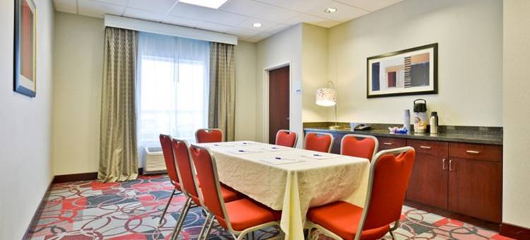 尤蒂卡智选假日套房酒店(Holiday Inn Express & Suites Utica)图片