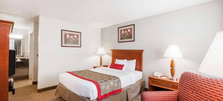 新伊比利亚温德姆华美达酒店(Ramada by Wyndham New Iberia)图片