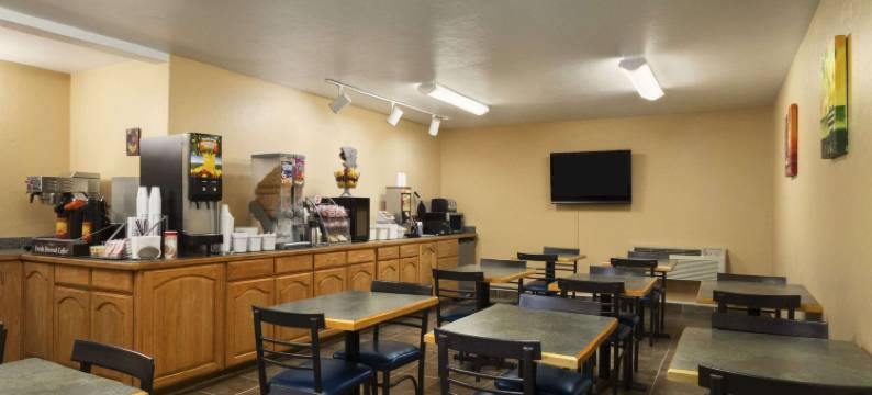 肯纳威克温德姆速8酒店(Super 8 by Wyndham Kennewick)图片