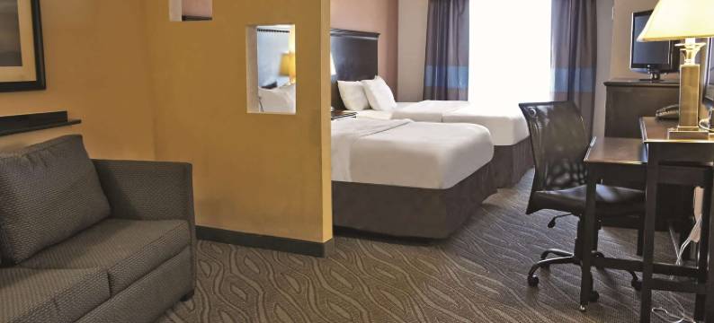 爱德蒙得拉昆塔温德姆套房酒店(La Quinta Inn & Suites by Wyndham Edmond)图片