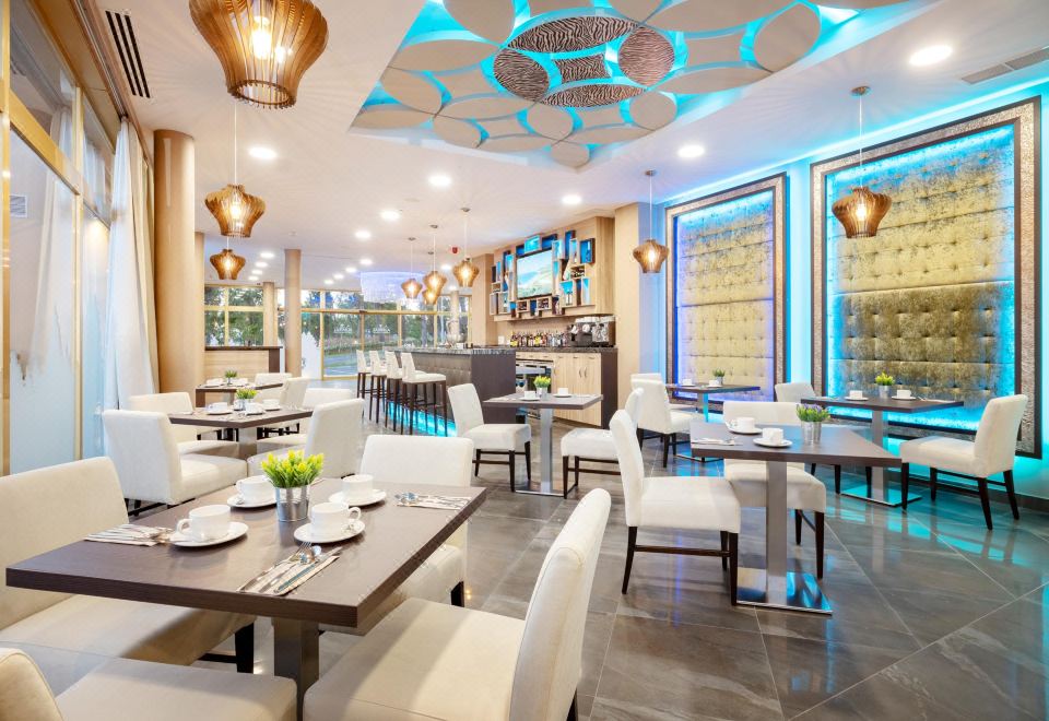 Hotel Admiral San Roque Hotel Overview