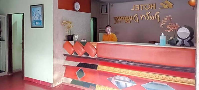 红多兹Plus酒店-近安耶尔图古梅库苏尔(RedDoorz Plus Near Tugu Mercusuar Anyer)图片