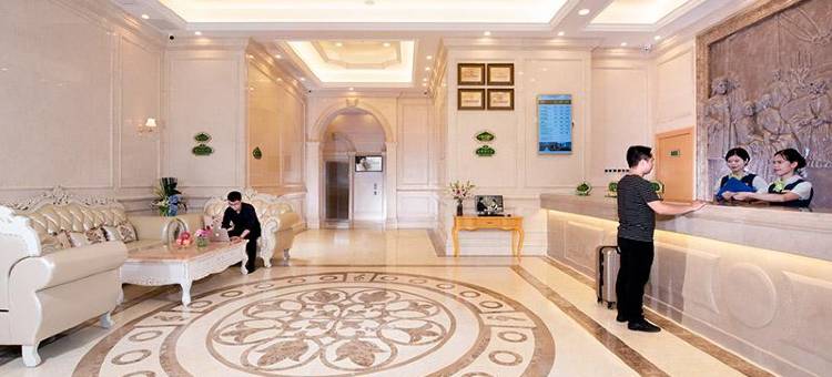 维也纳酒店(灵山六峰山步行街店)图片