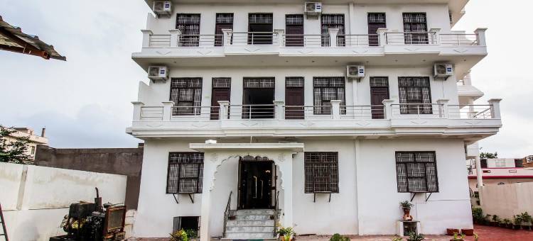 OYO 18272 兰波达尔酒店(Hotel Lambodar)图片