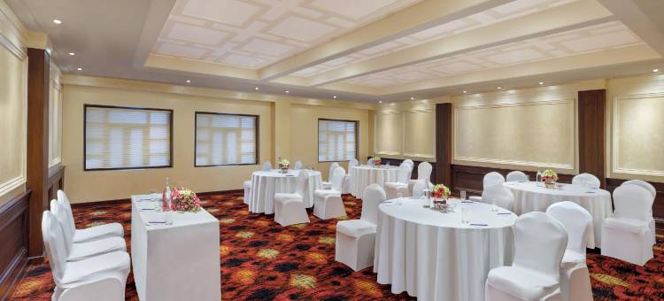 德拉敦萨诺瓦门廊酒店(Sarovar Portico Dehradun)图片