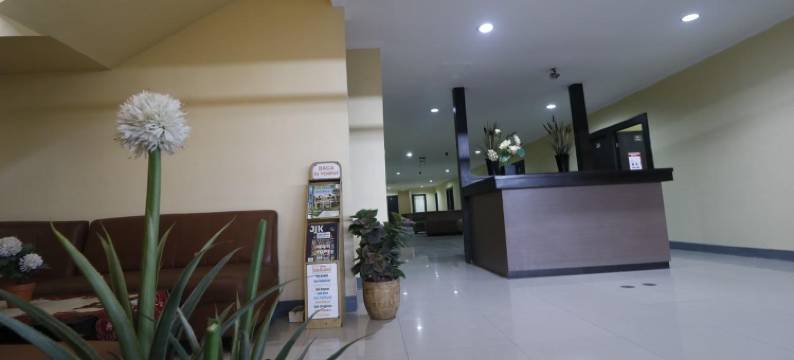 红多兹酒店-近ITC塞姆帕卡马斯(RedDoorz Near ITC Cempaka Mas)图片