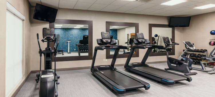 艾奥瓦安克尼 - 艾奥瓦德梅因拉昆塔温德姆套房酒店(La Quinta Inn & Suites by Wyndham Ankeny IA / Des Moines IA 2402 SE Tones Dr., Ankeny, Io)图片