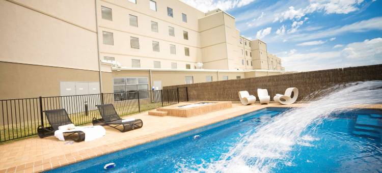 瑞吉斯巴瑟斯特山全景酒店(Rydges Mount Panorama Bathurst, an EVT hotel)图片