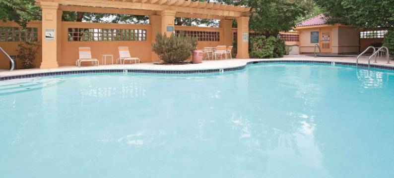 科罗拉多斯普林斯南机场拉昆塔温德姆套房酒店(La Quinta Inn & Suites by Wyndham Colorado Springs South AP)图片