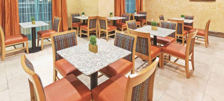 达拉斯梅斯基特拉昆塔温德姆套房酒店(La Quinta Inn & Suites by Wyndham Dallas Mesquite)图片