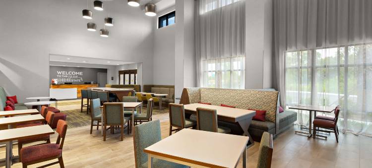陆思金I-75欢朋酒店与套房(Hampton Inn & Suites by Hilton Ruskin I-75)图片