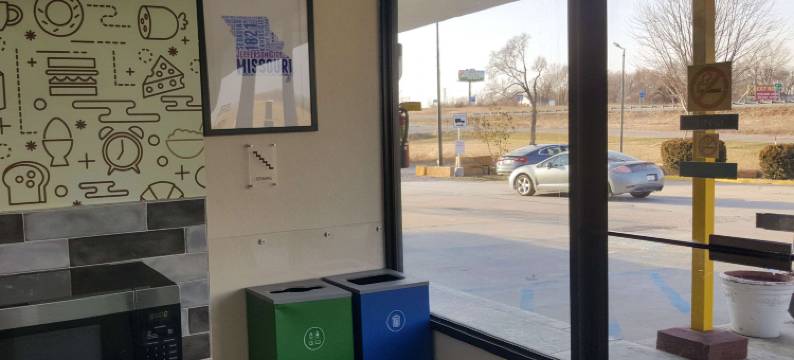 橡树林伊克诺山林小屋(Econo Lodge Oak Grove-Blue Springs)图片