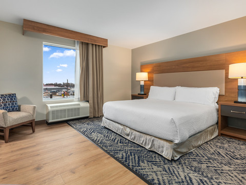 科林伍德烛木套房酒店