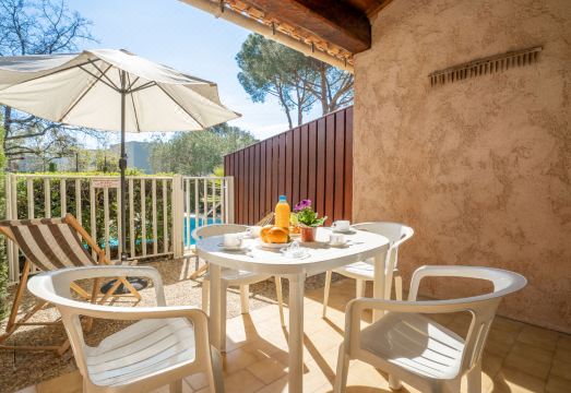 Le Pin Hotel Overview