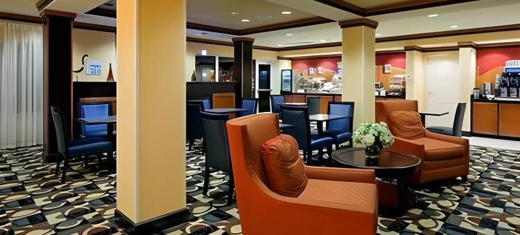 阿特莫尔智选假日酒店(Holiday Inn Express Atmore North)图片