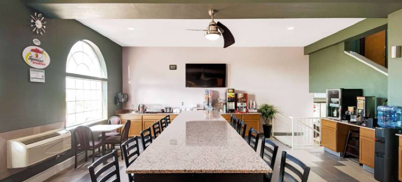 堪萨斯城温德姆速8酒店(Super 8 by Wyndham Kansas City)图片