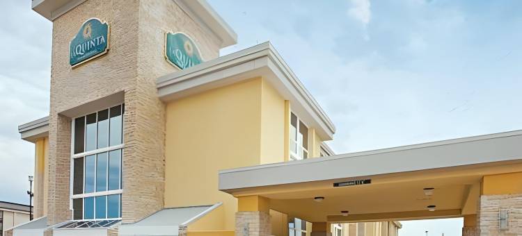 达拉斯I-35胡桃山道拉昆塔温德姆套房酒店(La Quinta Inn & Suites by Wyndham Dallas I-35 Walnut Hill Ln)图片