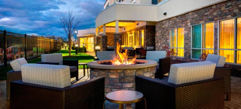 斯克内克塔迪莫霍克港万怡酒店(Courtyard Schenectady at Mohawk Harbor)图片