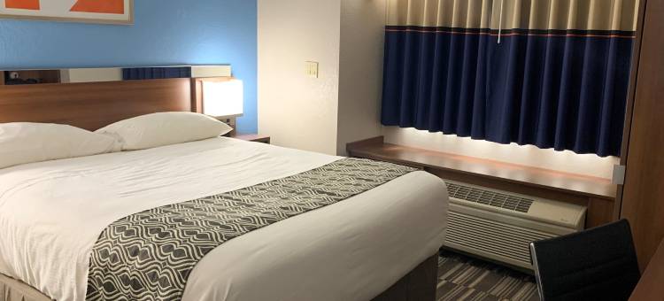 丰迪拉克温德姆麦客达套房酒店(Microtel Inn & Suites by Wyndham Fond du Lac)图片