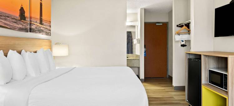 沃伦戴斯套房酒店(Days Inn & Suites by Wyndham Warren)图片