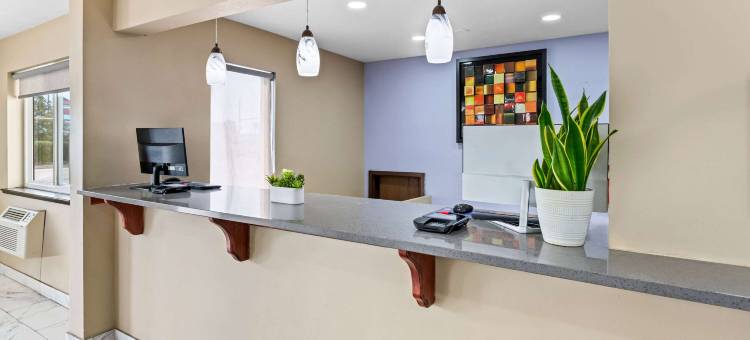 奥马哈康瑟尔布拉夫斯速8酒店(Super 8 by Wyndham Council Bluffs IA Omaha NE Area)图片