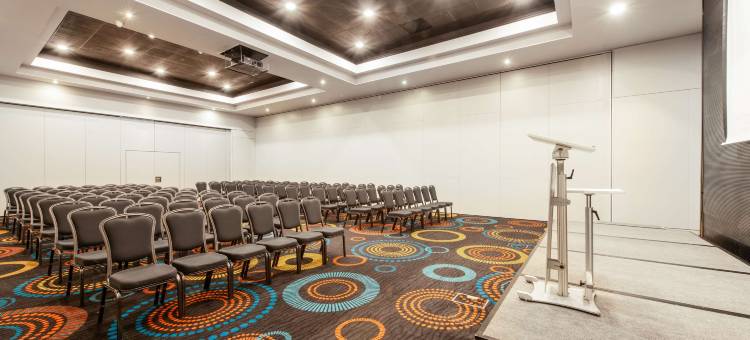 伦敦希思罗丽芮酒店(Radisson Red Hotel London Heathrow)图片