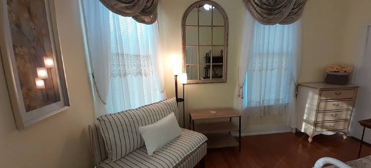 Nottingham Turret Rm w Queen Bed, Near UVaWise & Main St,  Private Detached Bath图片
