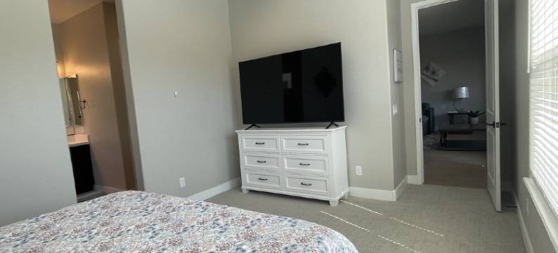 Absolutely Stunning New Home in Litchfield Park, Close to Verrado Area!!!图片