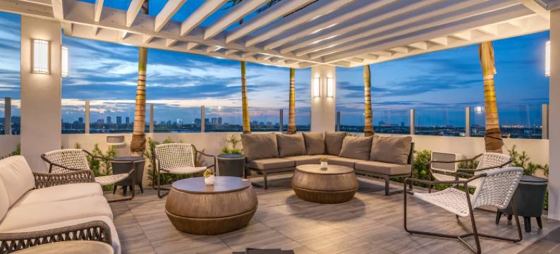 劳德代尔堡市中心万豪万怡酒店(Courtyard Fort Lauderdale Downtown)图片