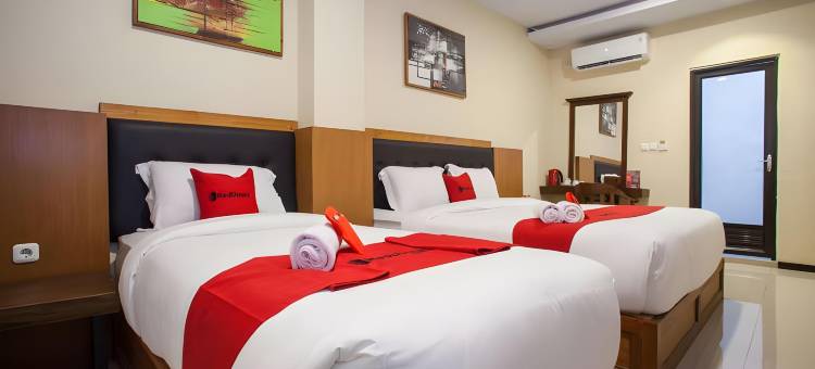 加兰丁香玛琅红多兹高级酒店(RedDoorz Premium @ Jalan Cengkeh Malang)图片