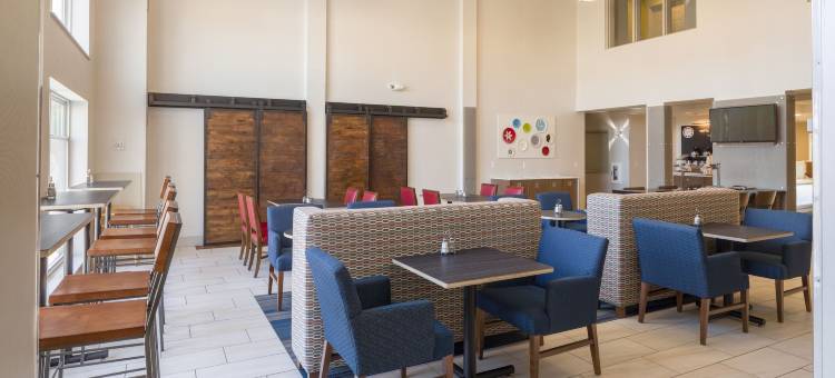 智选假日套房酒店怀特河路口(Holiday Inn Express & Suites WHITE RIVER JUNCTION by IHG)图片