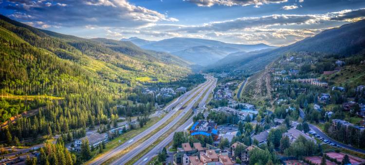 Luxurious Soaking Tubs and Gourmet Kitchen - Stunning Mountain Haven图片