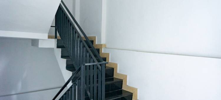 红多兹酒店-近查亚普拉港(RedDoorz Near Pelabuhan Jayapura)图片