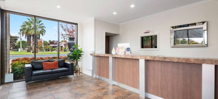 迪肯姆斯舒适酒店(Comfort Inn Deakin Palms)图片