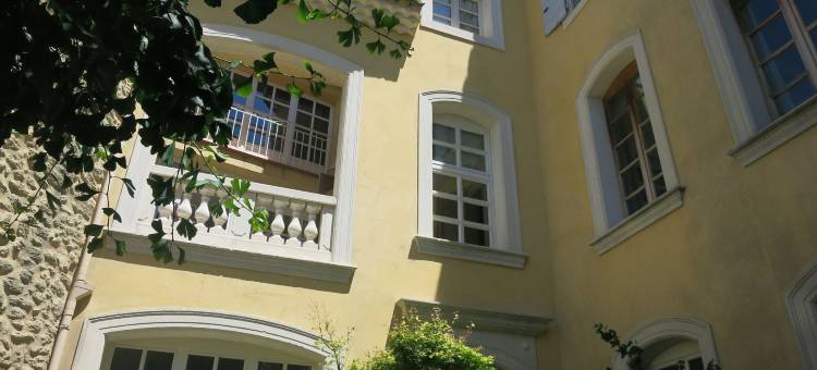 恩特雷维涅当泰勒斯旅馆(Entre Vignes et Dentelles)图片