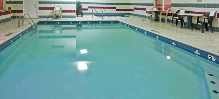 弗兰肯默斯布尔什瑞昂丽怡酒店(Country Inn & Suites by Radisson, Birch Run-Frankenmuth, MI)图片