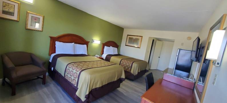 麦迪逊维尔大斯普林酒店(Big Spring Inn Madisonville)图片