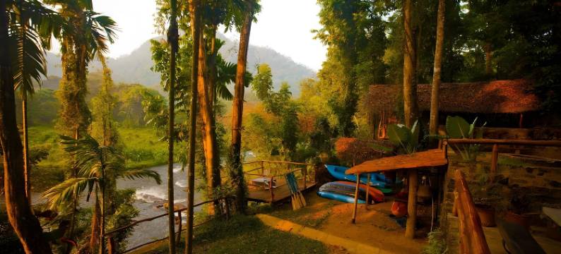 边境旅馆(Borderlands)图片