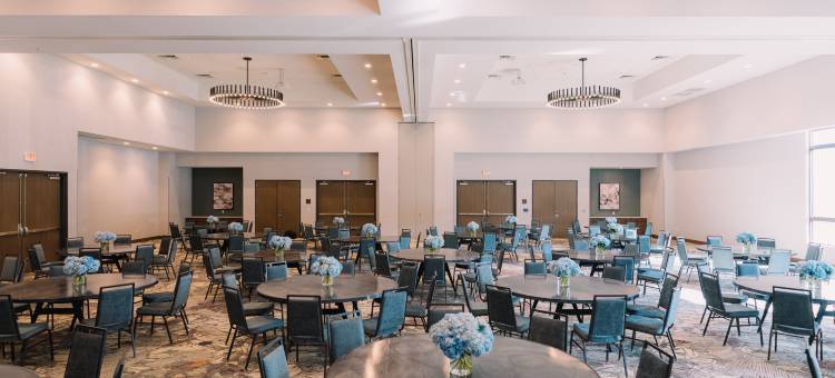 Gatlinburg 希尔顿合博套房酒店(Embassy Suites by Hilton Gatlinburg Resort)图片