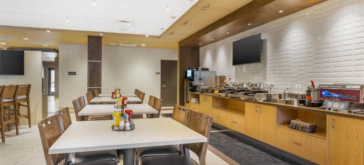 斯托本维尔方济各广场贝斯特韦斯特优质酒店(Best Western Plus Franciscan Square Inn and Suites Steubenville)图片