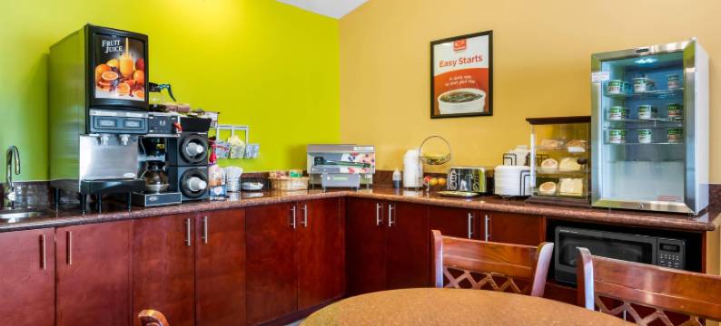 伊克诺旅馆套房酒店(Econo Lodge Inn & Suites)图片