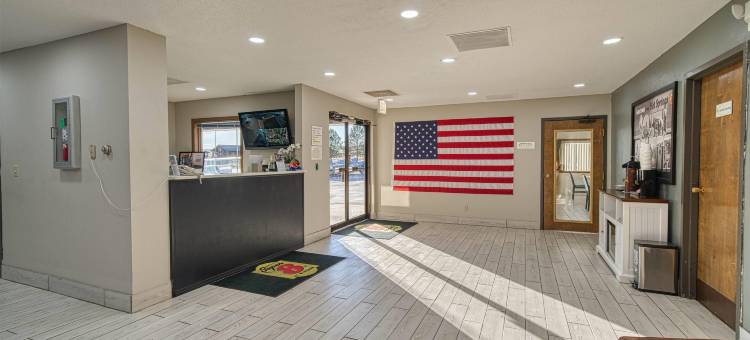 温泉城温德姆速8酒店(Super 8 by Wyndham Hot Springs)图片